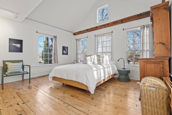 1 bedroom, iron/ironing board, Internet, bed sheets