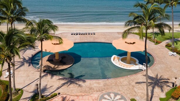 House - Ocean Front Condo With Pool Sleeps 6 Adults (Nuevo Nayarit)