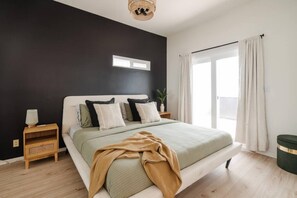 House | 2 bedrooms, iron/ironing board, Internet - Hollywood Hills Sunset Strip Home w Hottub (Los Angeles)