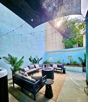 House | 2 bedrooms, iron/ironing board, Internet - Hollywood Hills Sunset Strip Home w Hottub (Los Angeles)