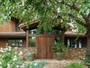 Hus | 5 soverom, skrivebord og internett