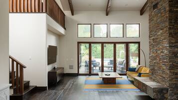 House | 5 bedrooms, desk, Internet