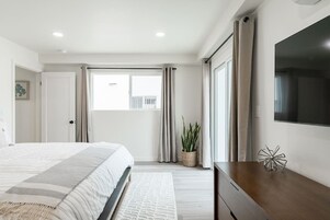 Apartment | 2 bedrooms, iron/ironing board, Internet