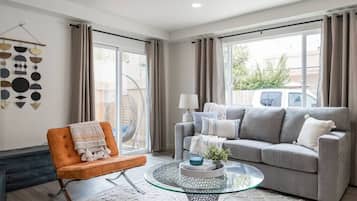 Apartment | 2 bedrooms, iron/ironing board, Internet