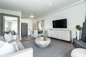 Apartment - The Rosemont II - La Jolla Luxury (La Jolla)