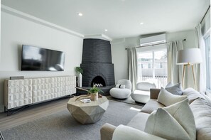 Apartment - The Rosemont II - La Jolla Luxury (La Jolla)