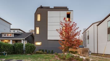Casa | 3 habitaciones, escritorio, tabla de planchar con plancha y internet
