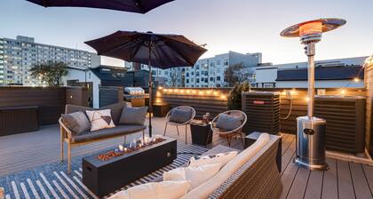 Nash Chic Near DT Rooftop Luxe Comfort