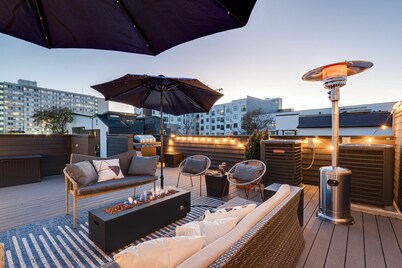 Nash Chic Near DT Rooftop Luxe Comfort