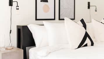 House | 3 bedrooms, desk, iron/ironing board, Internet