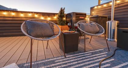 Nash Chic Near DT Rooftop Luxe Comfort