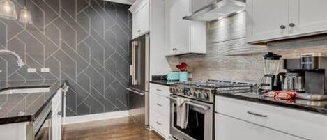 House | 4 bedrooms, Internet, bed sheets