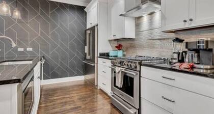 Prime Location Music House 10 Beds Free Parking