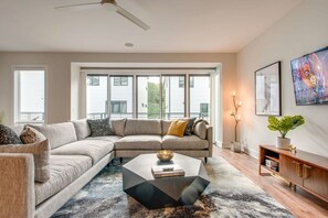 Ferienhaus | 4 Schlafzimmer, Schreibtisch, Bügeleisen/Bügelbrett, Internetzugang