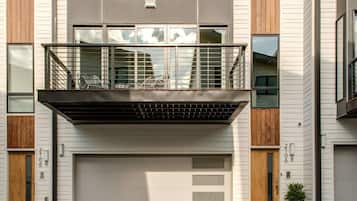 4 chambres, bureau, fer et planche à repasser, Internet