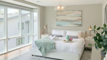 4 chambres, bureau, fer et planche à repasser, Internet