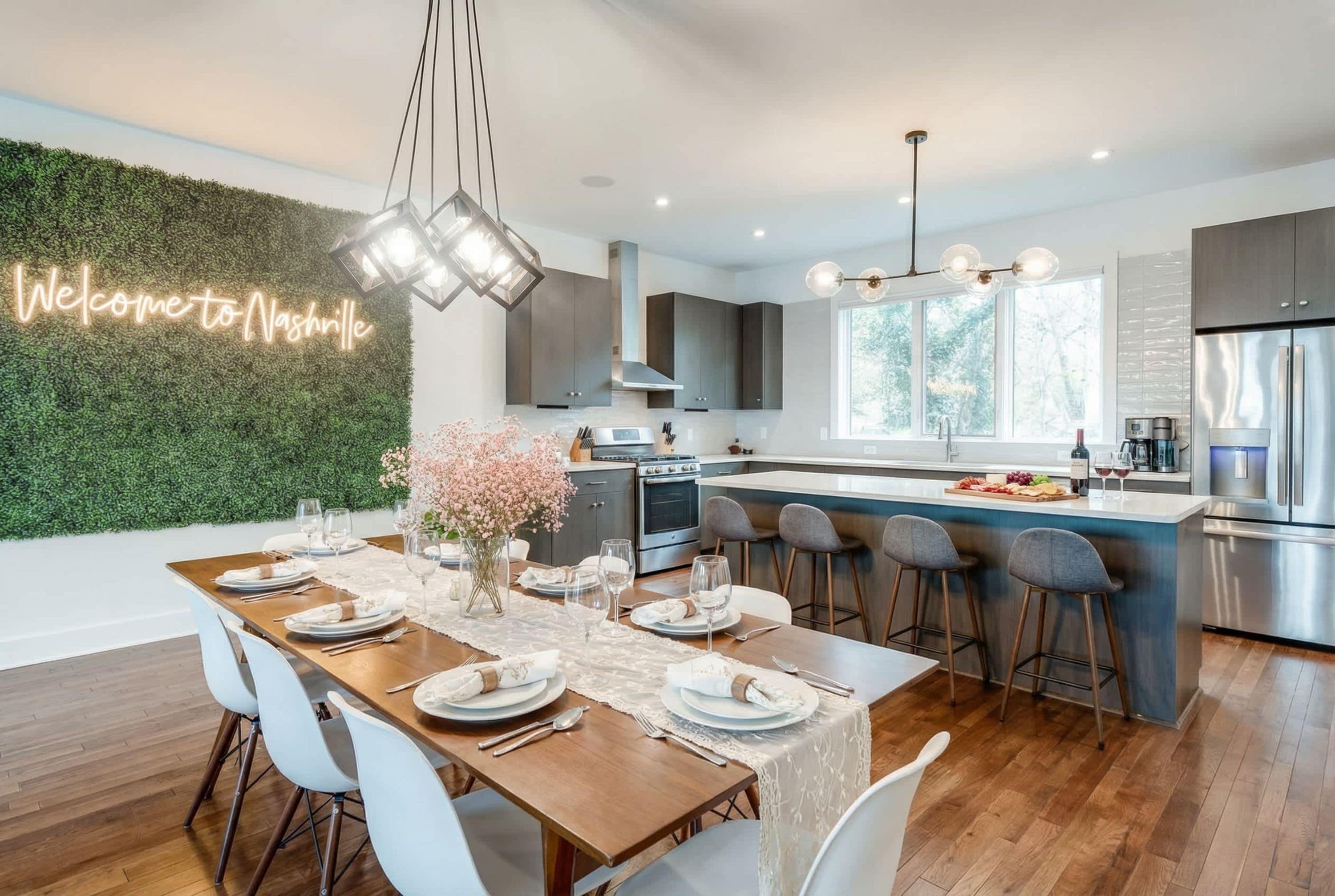 Casa | 4 dormitorios, escritorio, tabla de planchar con plancha y Internet