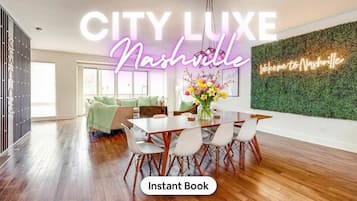 Rumah | 4 kamar tidur, meja kerja, setrika/meja setrika, dan internet