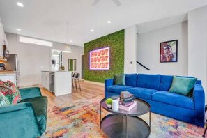 独立别墅 | 4 多间卧室、办公桌、高速上网