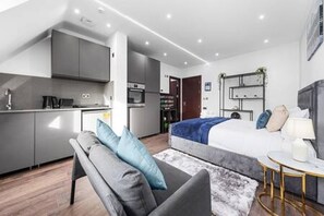 1 bedroom, Internet - Stylish King Size Bed Studio Near Central London (London)