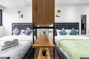 Apartment | 1 bedroom, Internet - Modern Spacious Suite Sleeps 4 in Central London (London)
