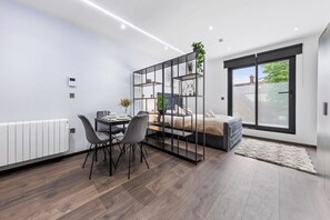 公寓 | 1 間臥室、網路服務