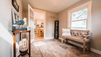 House | 2 bedrooms, iron/ironing board, Internet