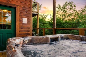 Outdoor spa tub - Quaint&Private | View | HotTub | PoolTable | Bears (Gatlinburg)