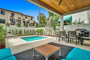 House | 4 bedrooms, desk, iron/ironing board, Internet - 4BR w htd Pool Walk to Las Olas 5mins to Beach (Fort Lauderdale)
