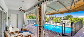 Luxe 4BR Waterfront w Htd Pool 5min to Beach