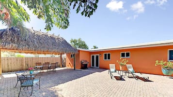 Villa | 3 bedrooms, Internet, bed sheets