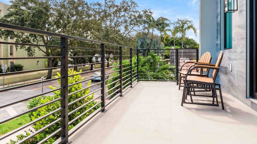 Luxury Paradise Walk to Las Olas -5 Mins to Beach