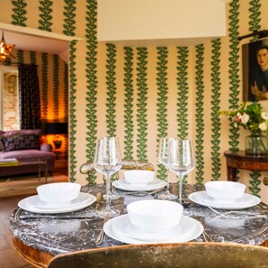 1 غرفة نوم وخدمة الإنترنت