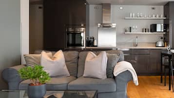 Apartment | 1 bedroom, desk, iron/ironing board, Internet