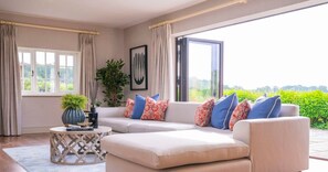 Huis | 4 slaapkamers, een bureau, een strijkplank/strijkijzer, internet