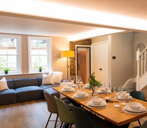 Casa | 4 quartos, acesso à internet de alta velocidade