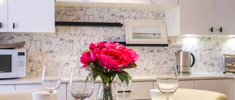 House | 2 bedrooms, iron/ironing board, Internet