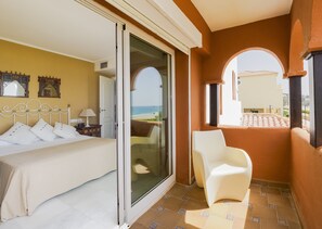 5 bedrooms, iron/ironing board, free WiFi, bed sheets - Cubo's Beachfront Marina de Casares House / Beachfront / parking / free wifi (Manilva)