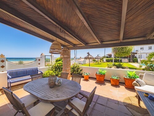 Cubo's Beachfront Marina de Casares House / Beachfront / parking / free wifi