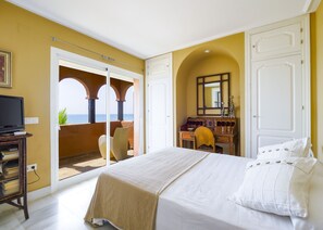 5 chambres, fer et planche à repasser, Wi-Fi gratuit, draps fournis