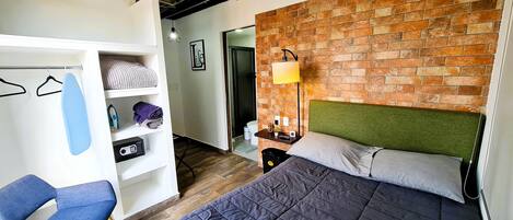 Premium bedding, in-room safe, individually decorated