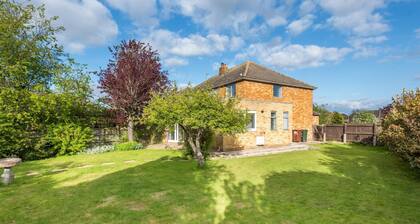 Kidlington 3 BR House Parking Large Garden