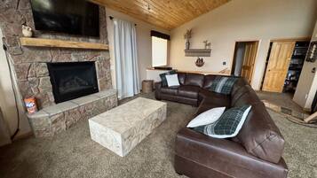 Smart TV, fireplace, offices