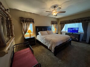 3 bedrooms, desk, iron/ironing board, travel cot