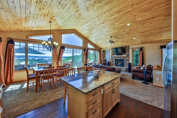 Smart TV, fireplace, offices