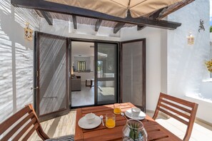 Outdoor dining - ALBUFEIRA BALAIA GOLF VILAGE 5 WITH POOL by HOMING (Albufeira)