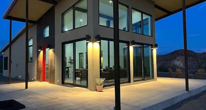 3BR 2Bath Private Home • Stunning Panoramic View