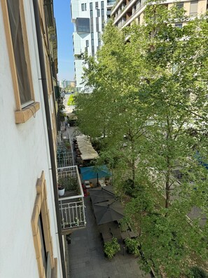 Property grounds - Milano Sister's House (Milan)