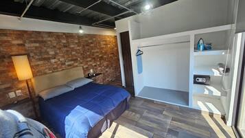 Deluxe Room, Balcony, City View
