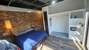 ห้องดีลักซ์, ระเบียง, วิวเมือง | 1 ห้องนอน, เครื่องนอนระดับพรีเมียม, ตู้นิรภัยในห้องพัก
